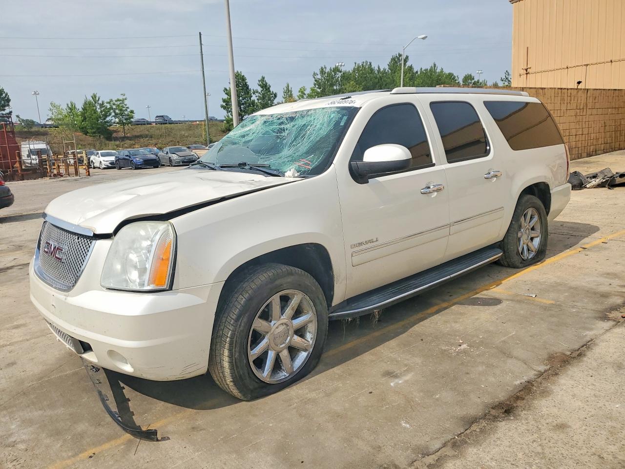 Salvage GMC Yukon Image