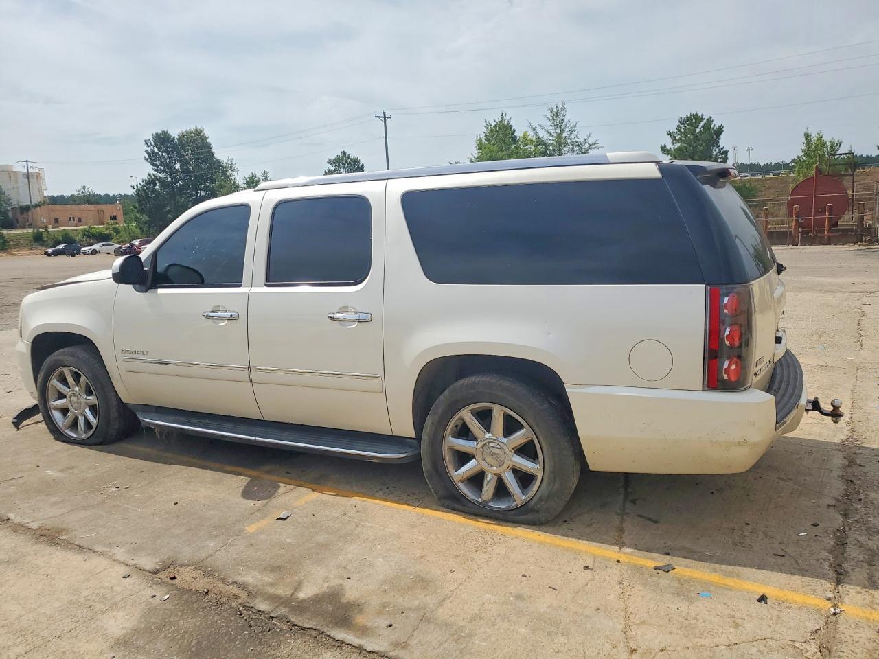 GMC Yukon Denali