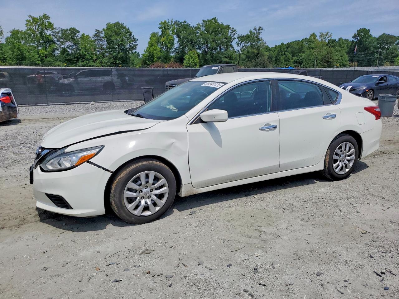 Salvage Nissan Altima Image
