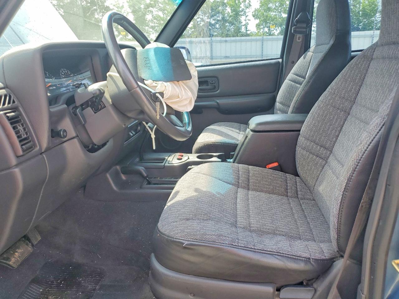 Jeep Cherokee Sport