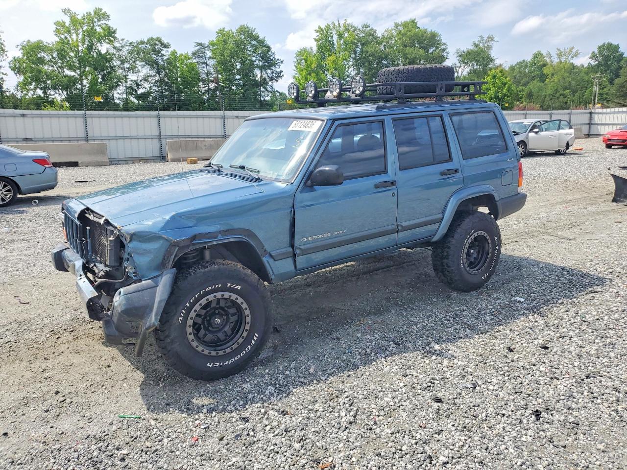 Salvage Jeep Cherokee Image