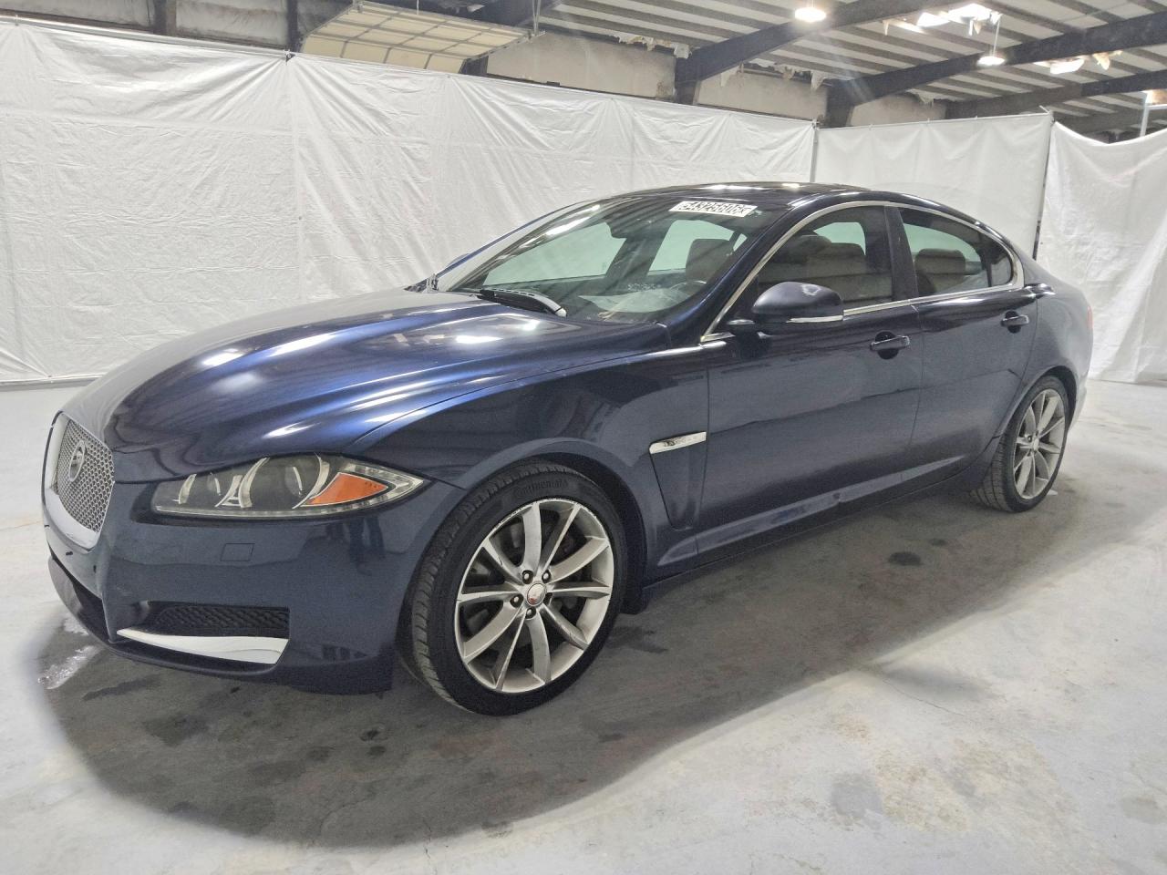 Salvage Jaguar XF Image