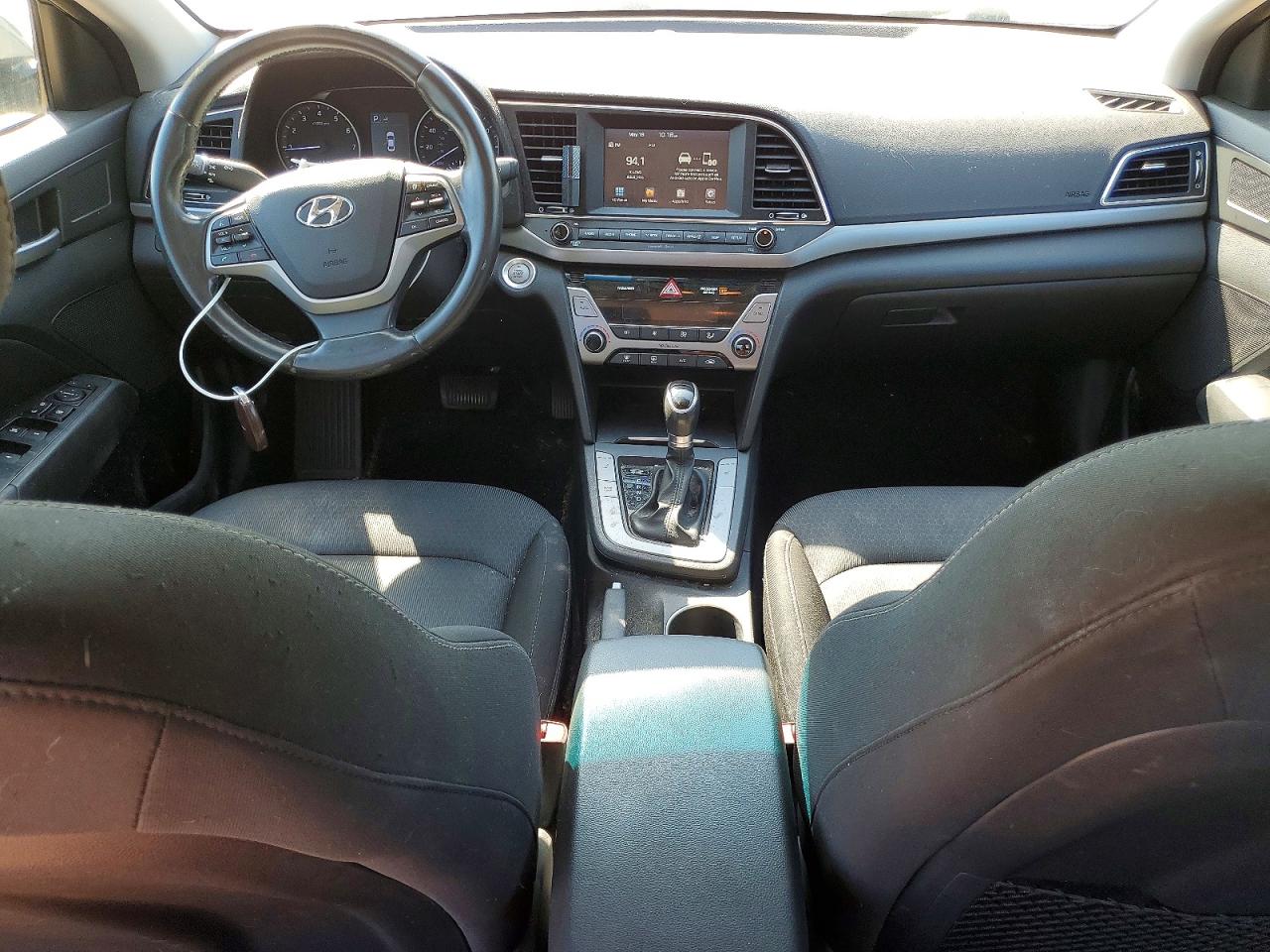Hyundai ELANTRA Sel