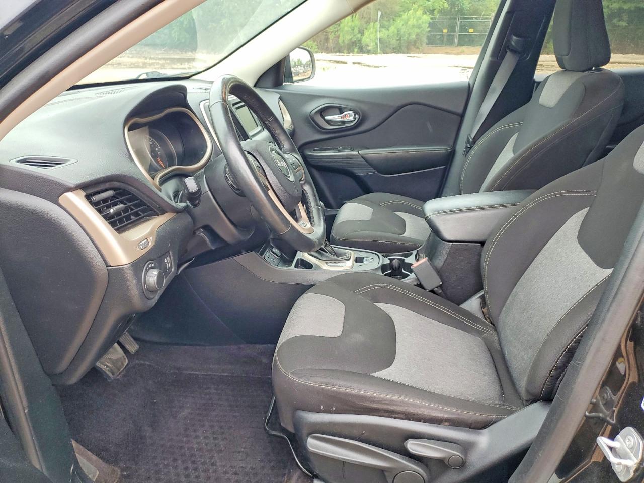 Jeep Cherokee Sport