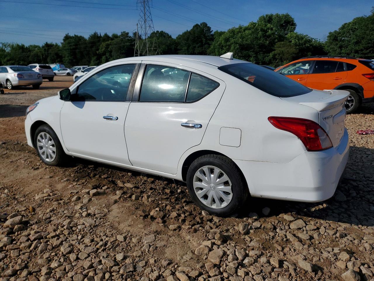 Nissan Versa Sv