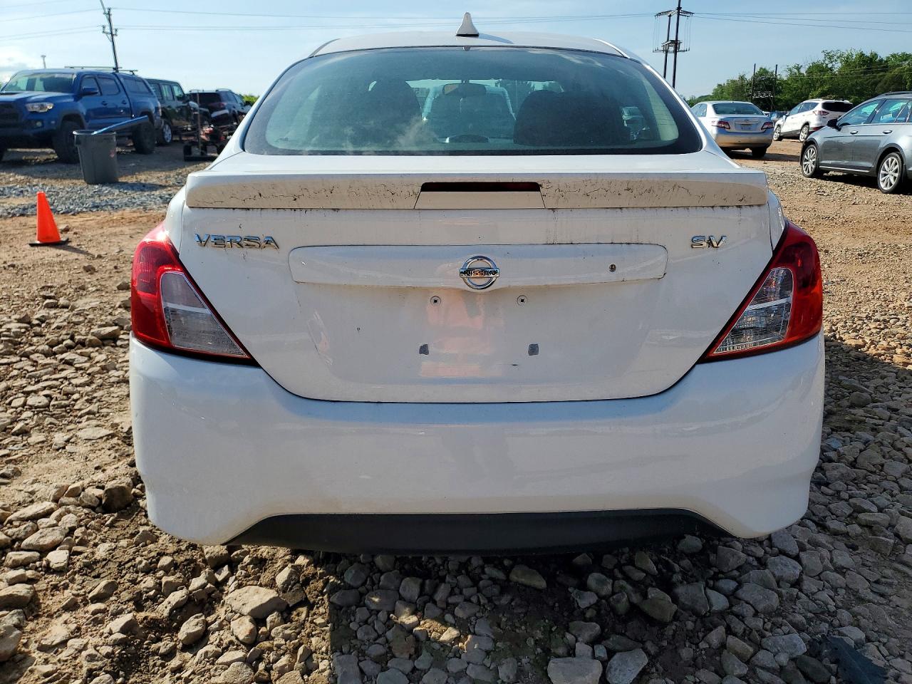 Nissan Versa Sv