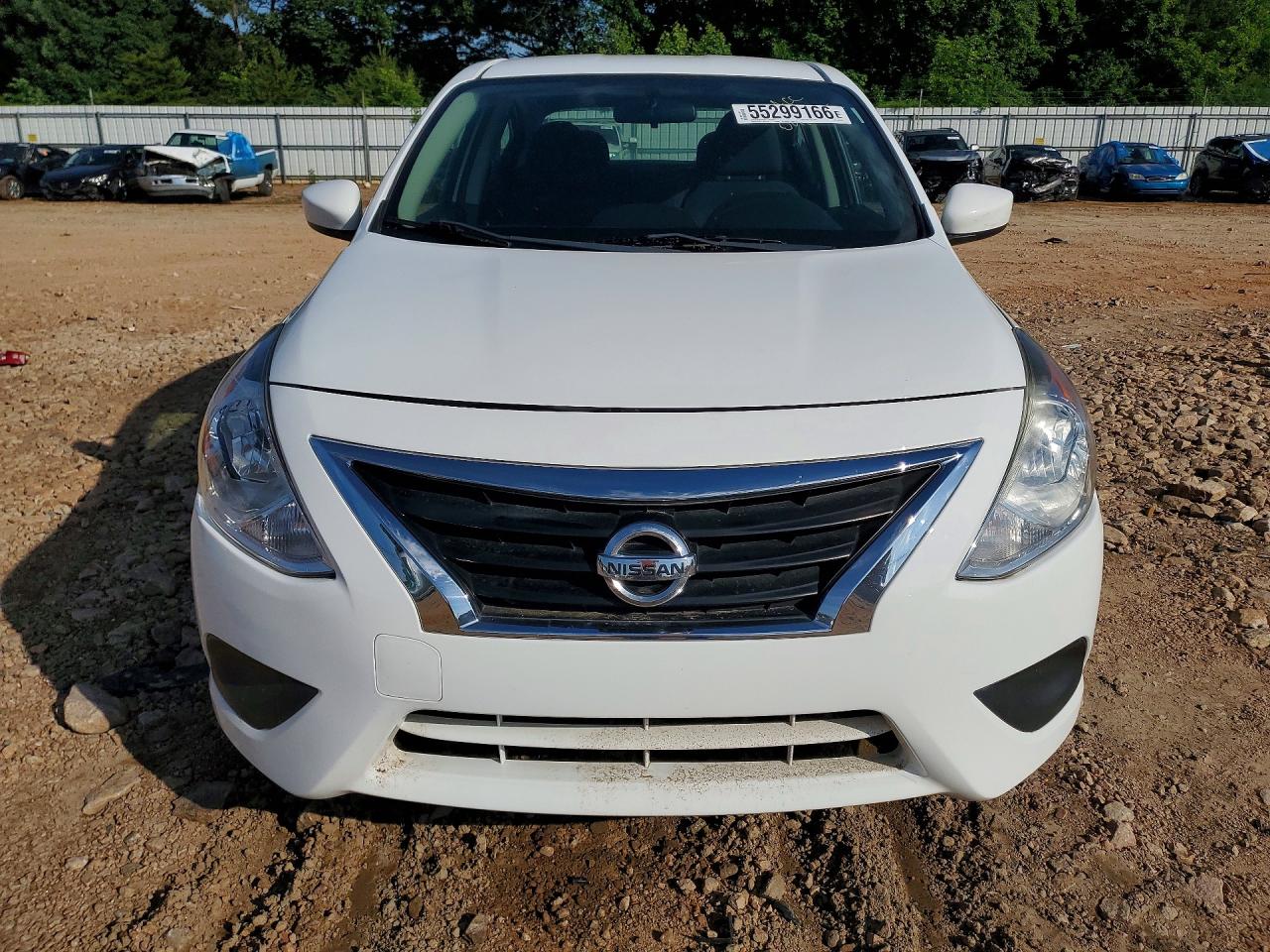 Nissan Versa Sv