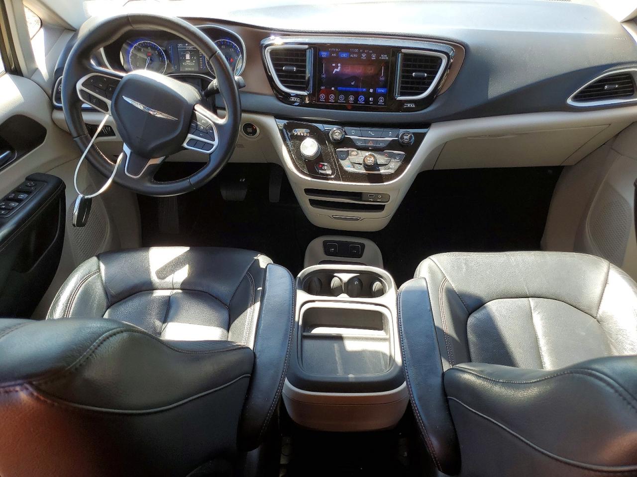 Chrysler Pacifica Touring L