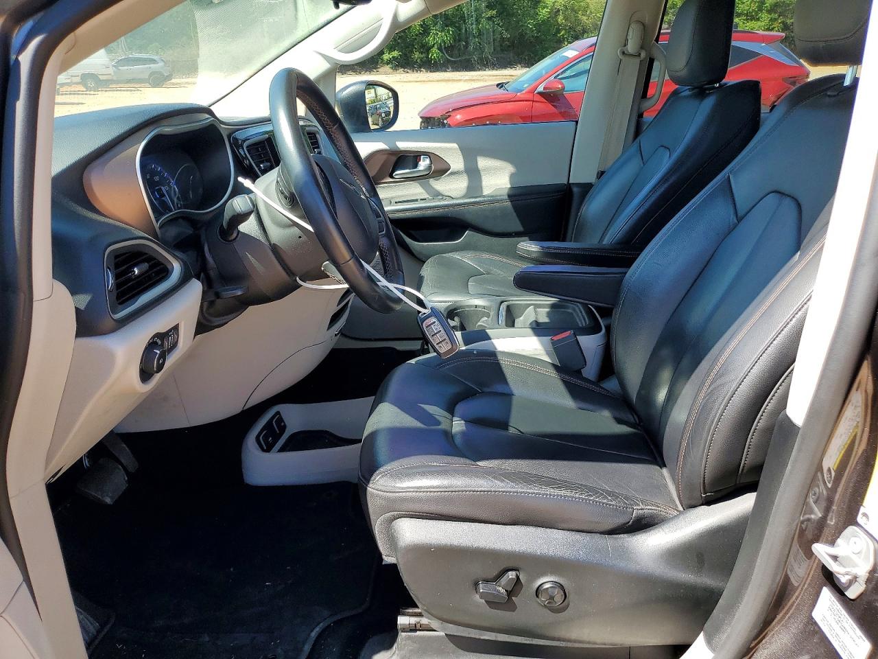 Chrysler Pacifica Touring L