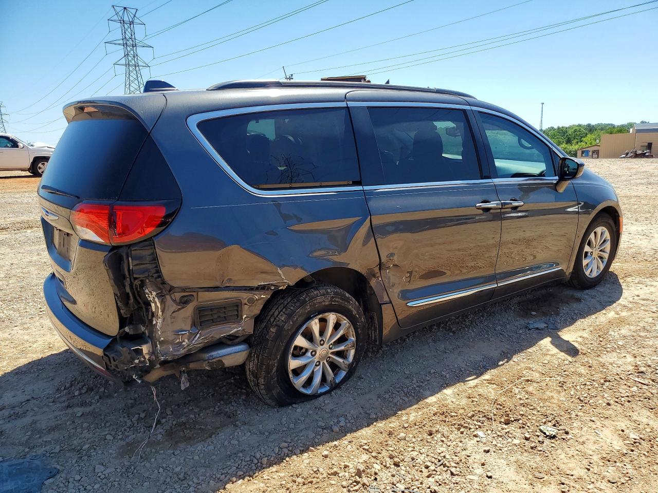Chrysler Pacifica Touring L