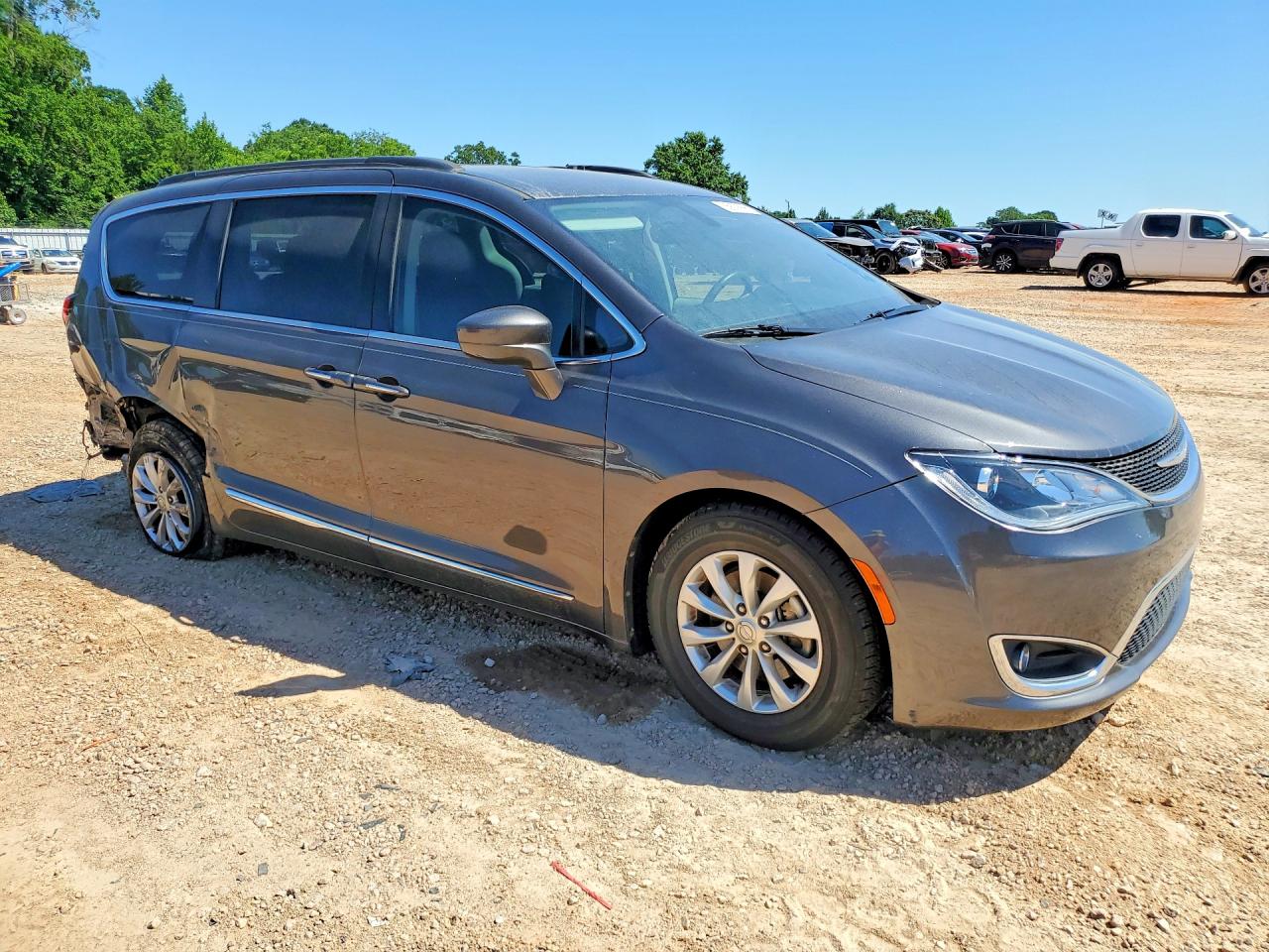 Chrysler Pacifica Touring L