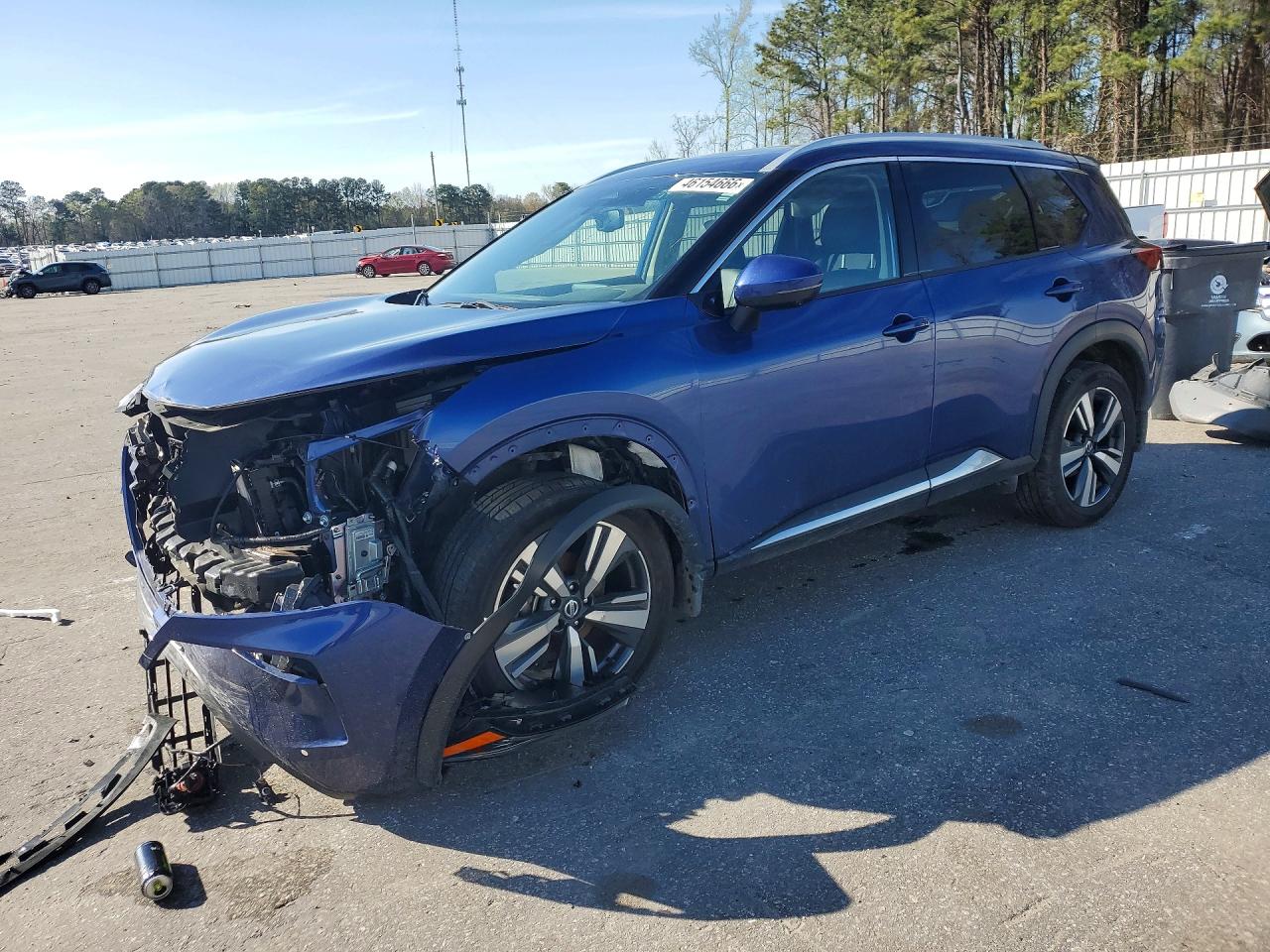 Salvage Nissan Rogue Image
