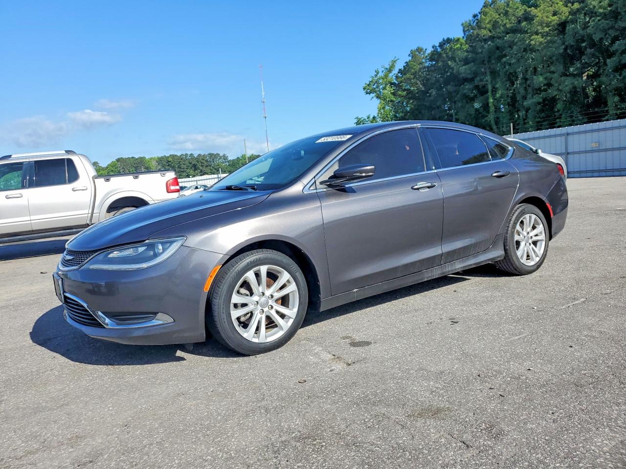 Salvage Chrysler 200 Image