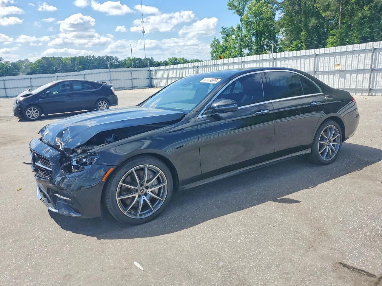 Salvage Mercedes-Benz E-Class Image