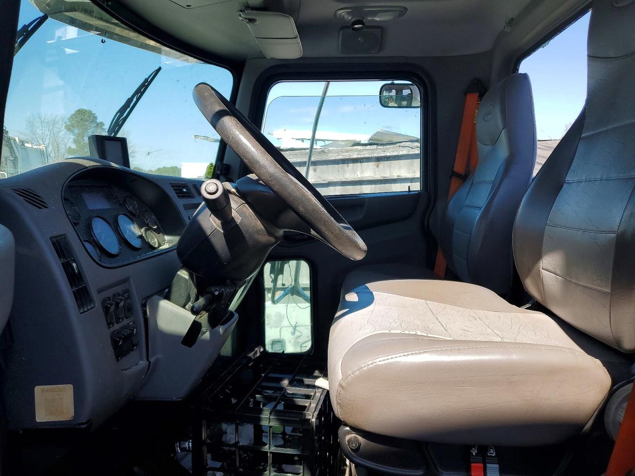 Peterbilt 337
