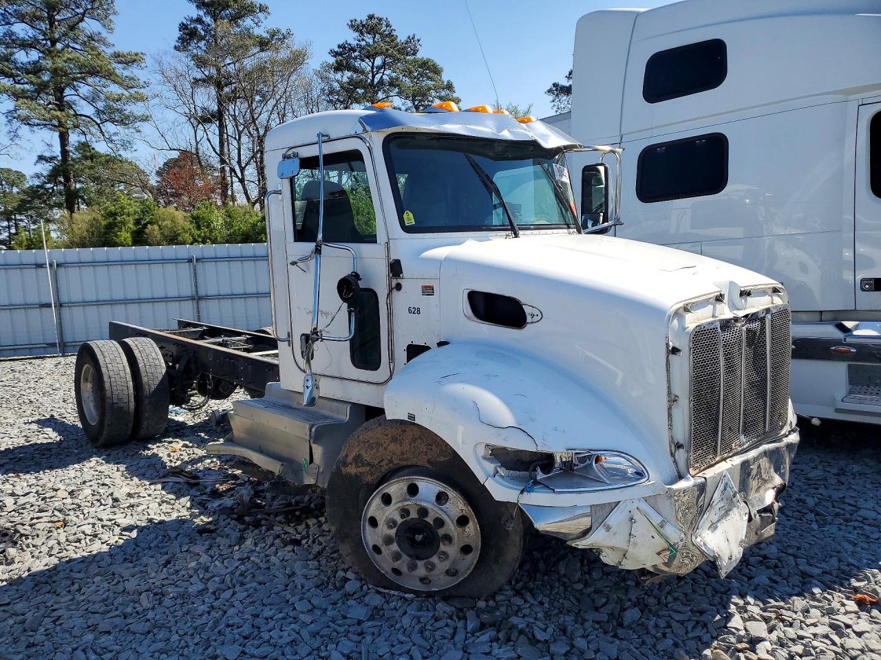 Peterbilt 337