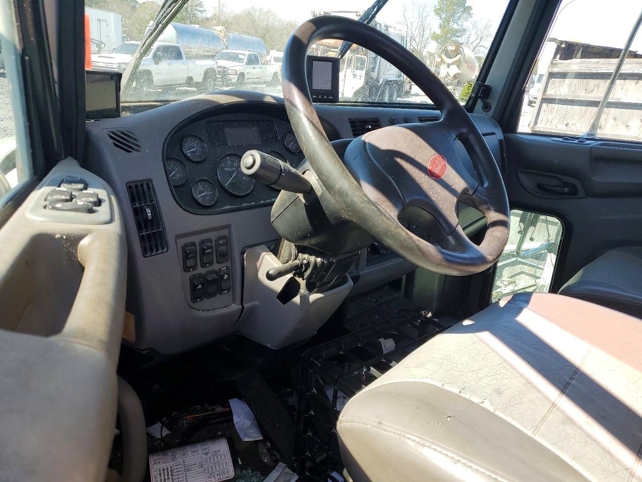 Peterbilt 337