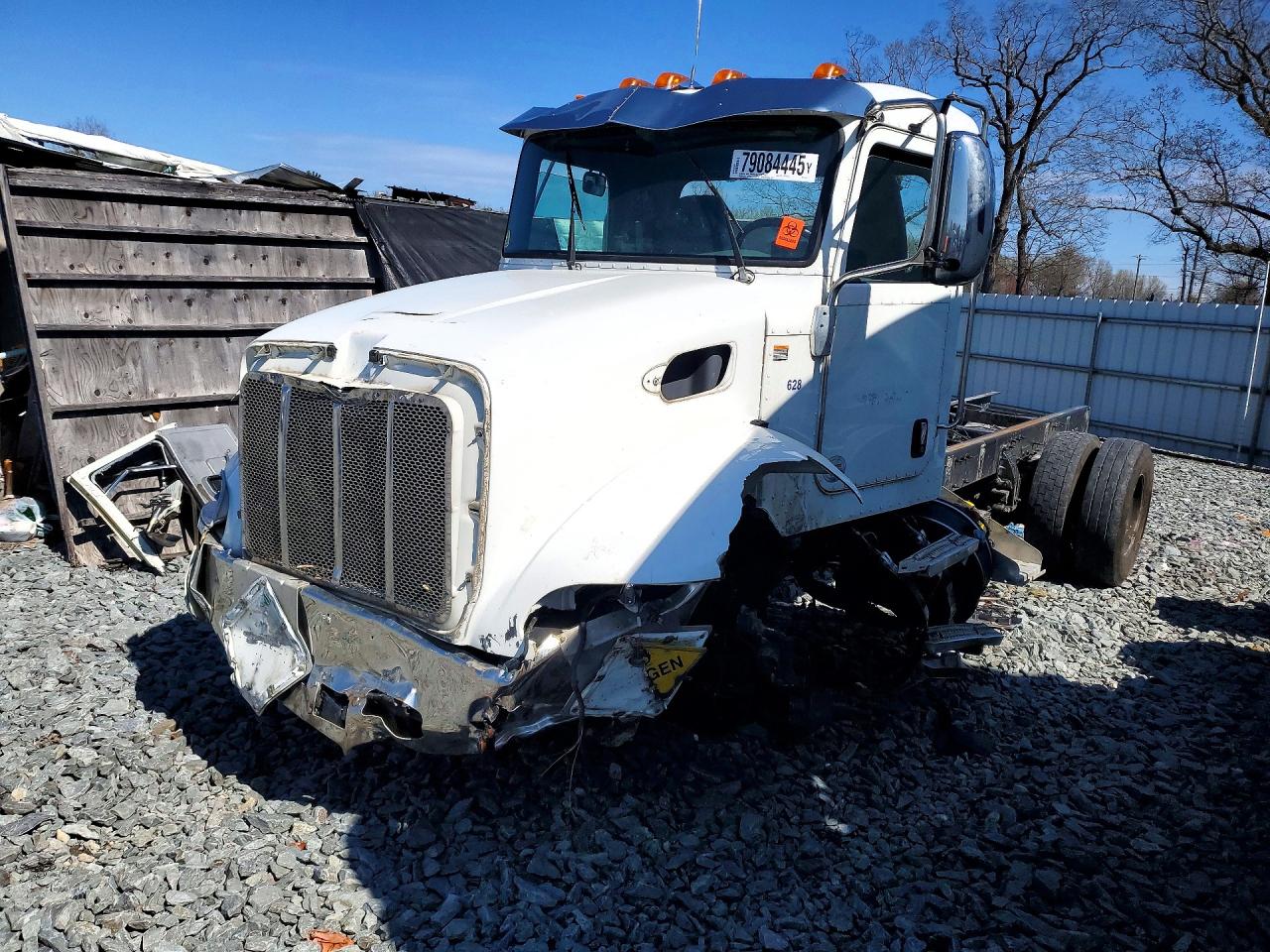 Salvage Peterbilt 337 Image