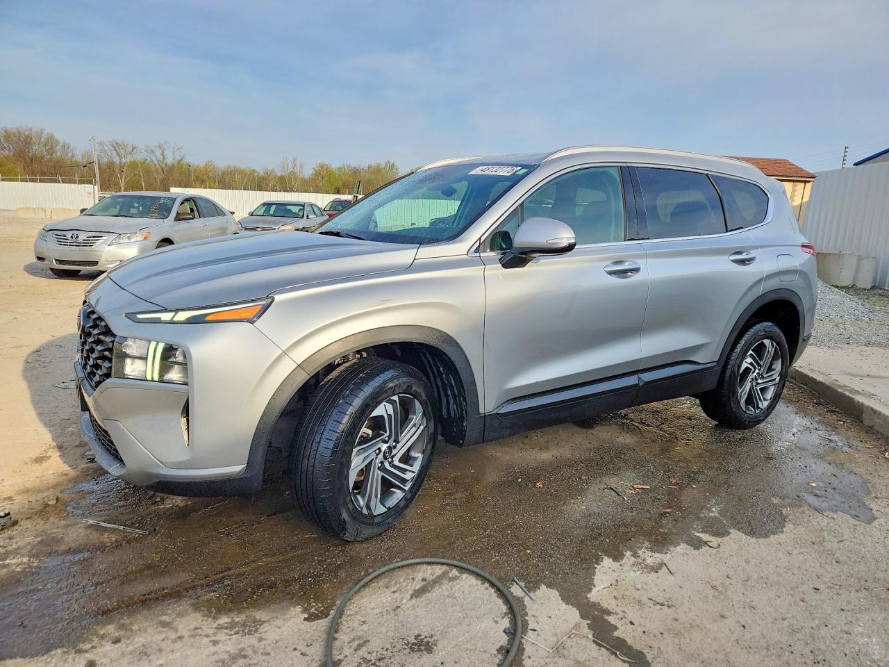 Salvage Hyundai SANTA FE Image