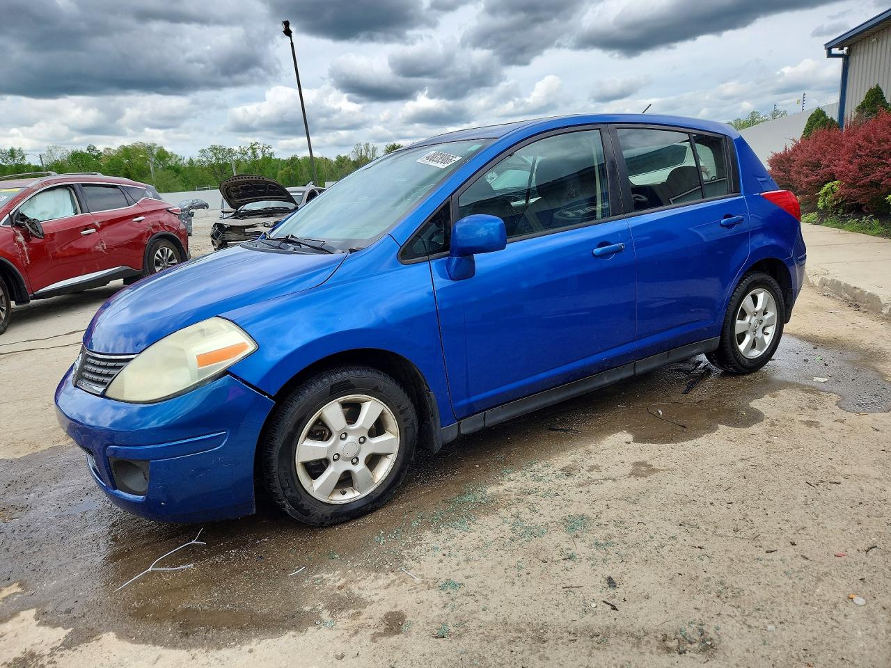 Salvage Nissan Versa Image