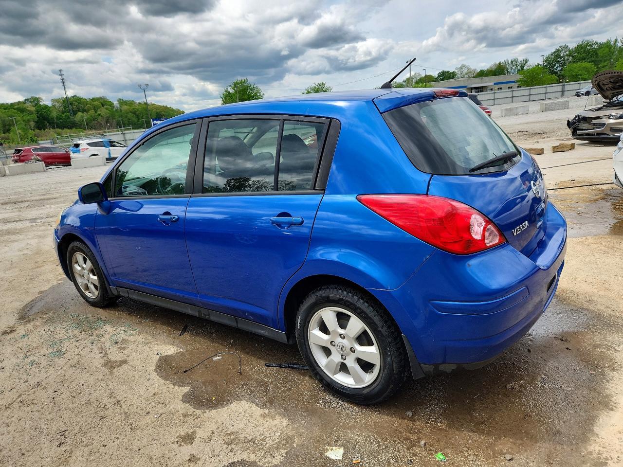Nissan Versa 1.8 S
