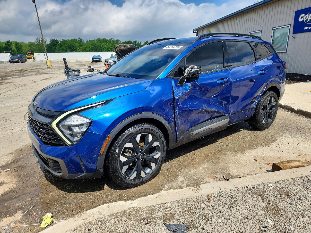Salvage Kia Sportage Image