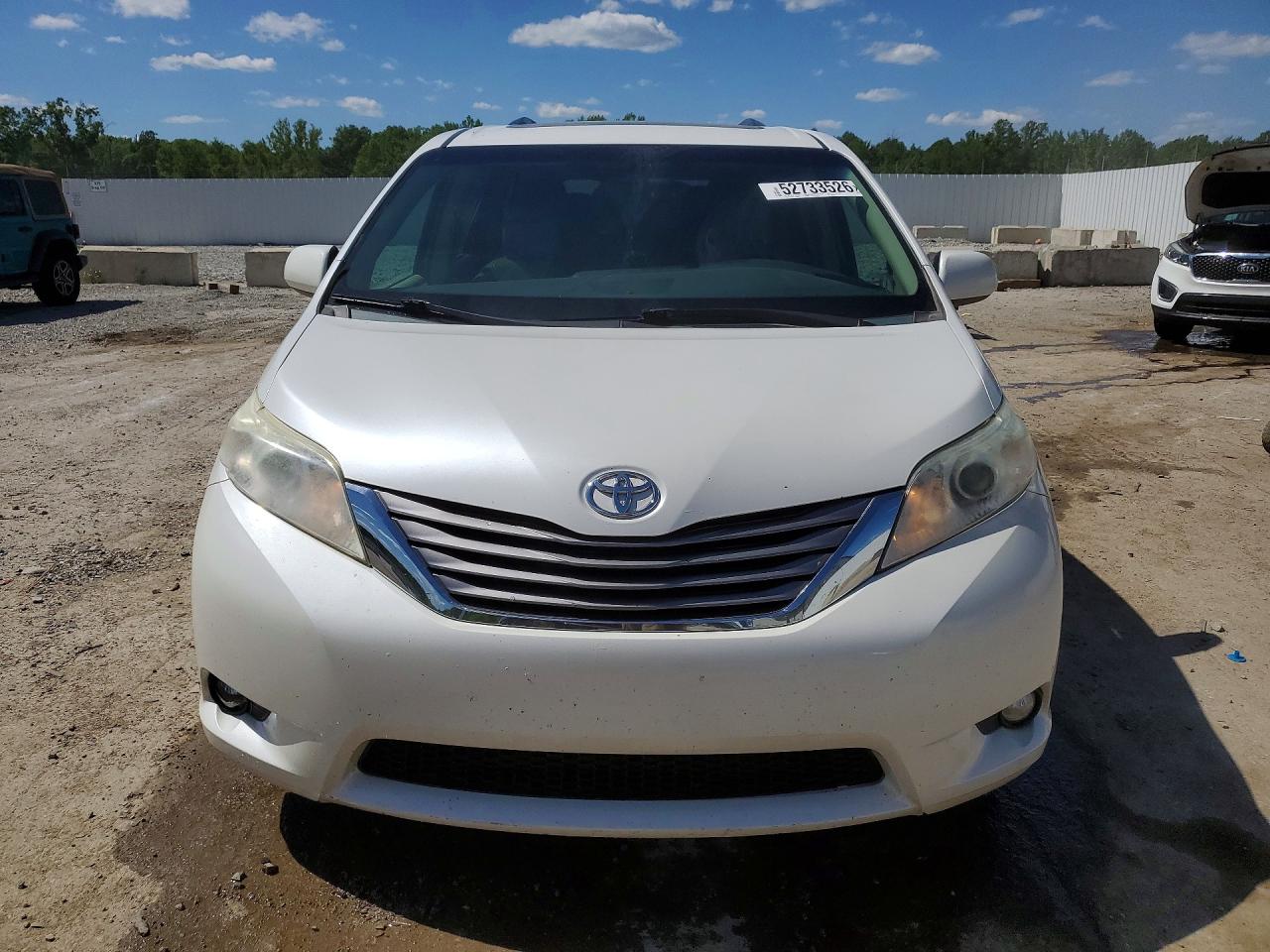 Toyota Sienna Xle Premium 8-passenger