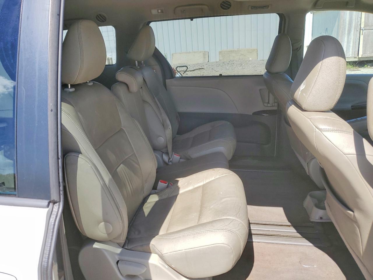 Toyota Sienna Xle Premium 8-passenger