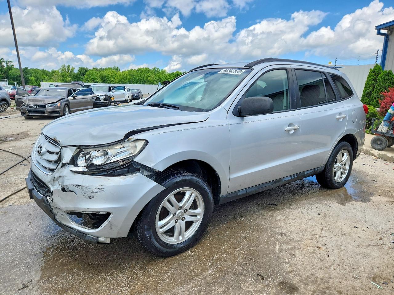 Salvage Hyundai SANTA FE Image