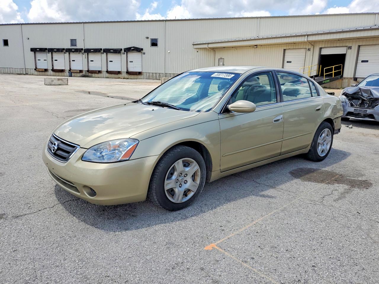 Salvage Nissan Altima Image