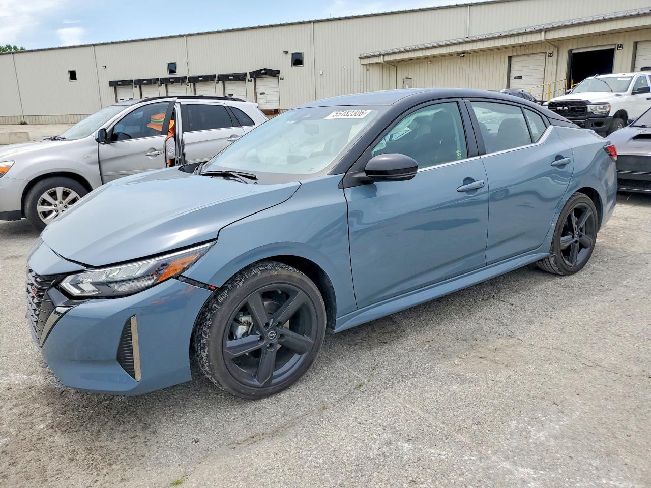 Salvage Nissan Sentra Image