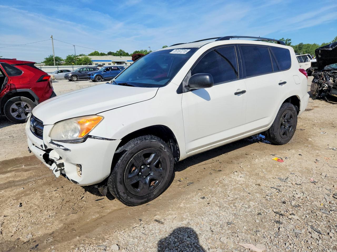 Salvage Toyota RAV4 Image