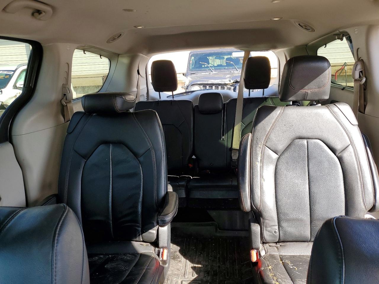 Chrysler Pacifica Touring L
