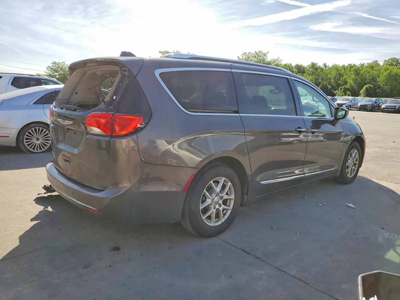 Chrysler Pacifica Touring L