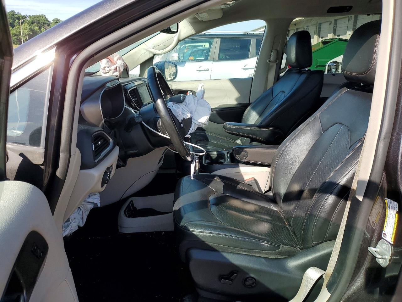 Chrysler Pacifica Touring L