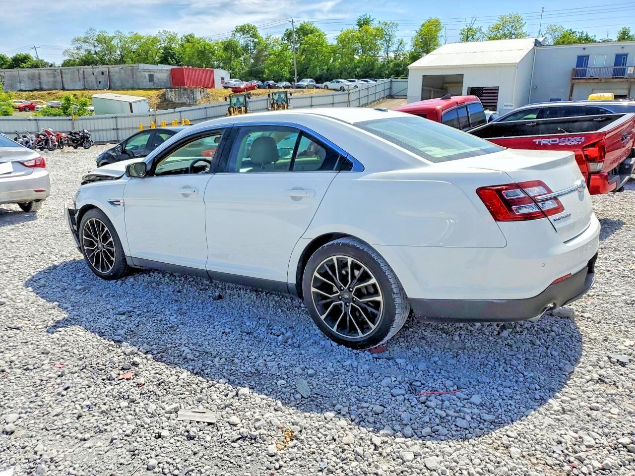 Ford Taurus Sel
