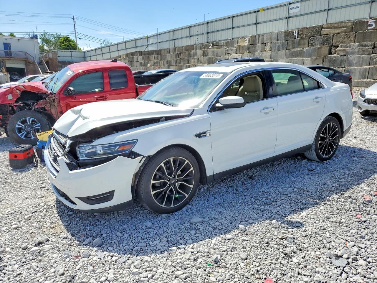 Salvage Ford Taurus Image
