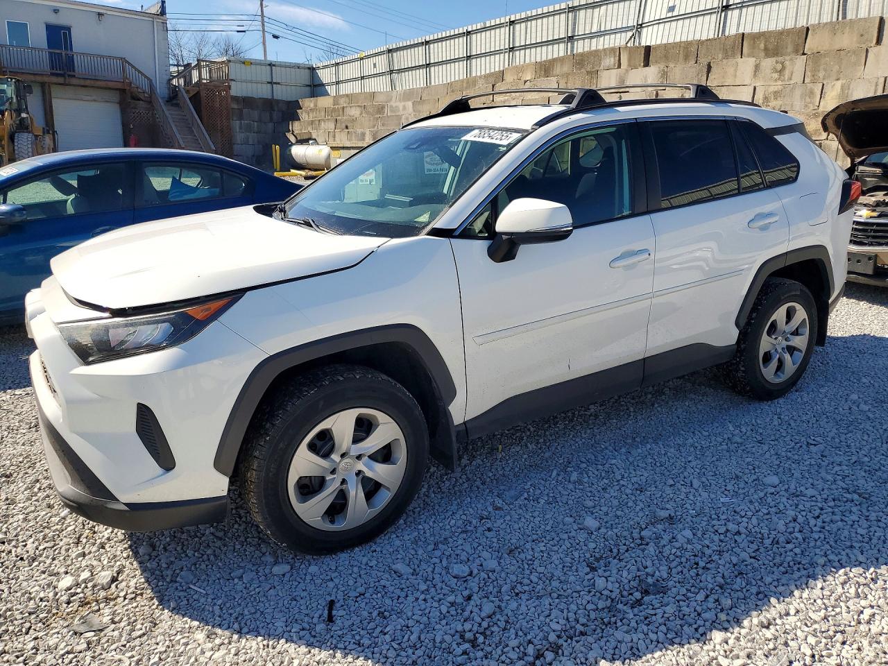Salvage Toyota RAV4 Image