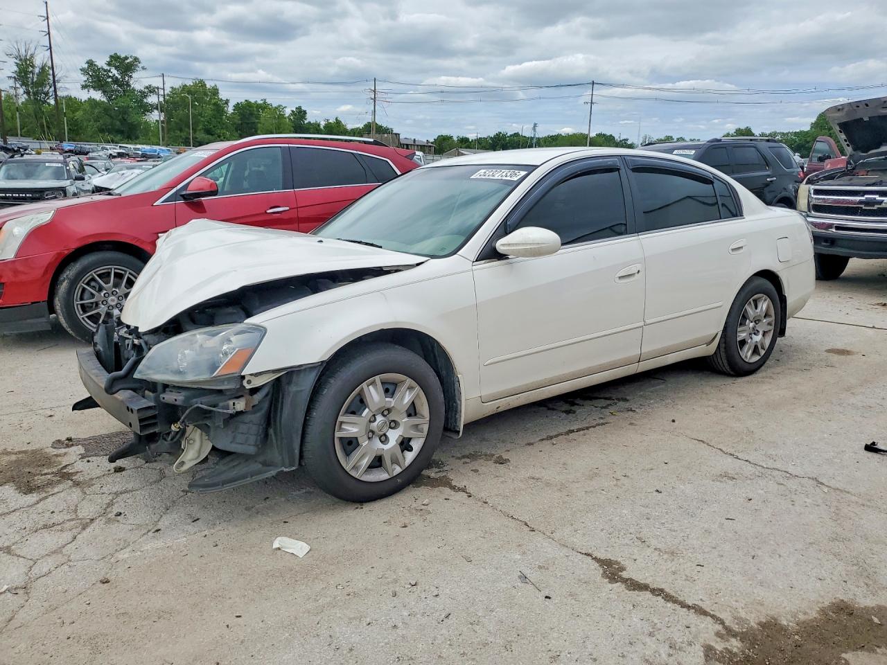 Salvage Nissan Altima Image