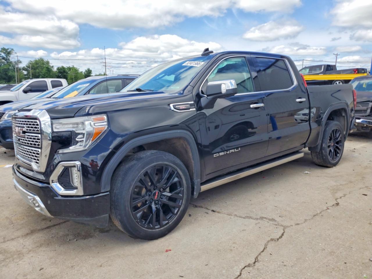 Salvage GMC Sierra Image