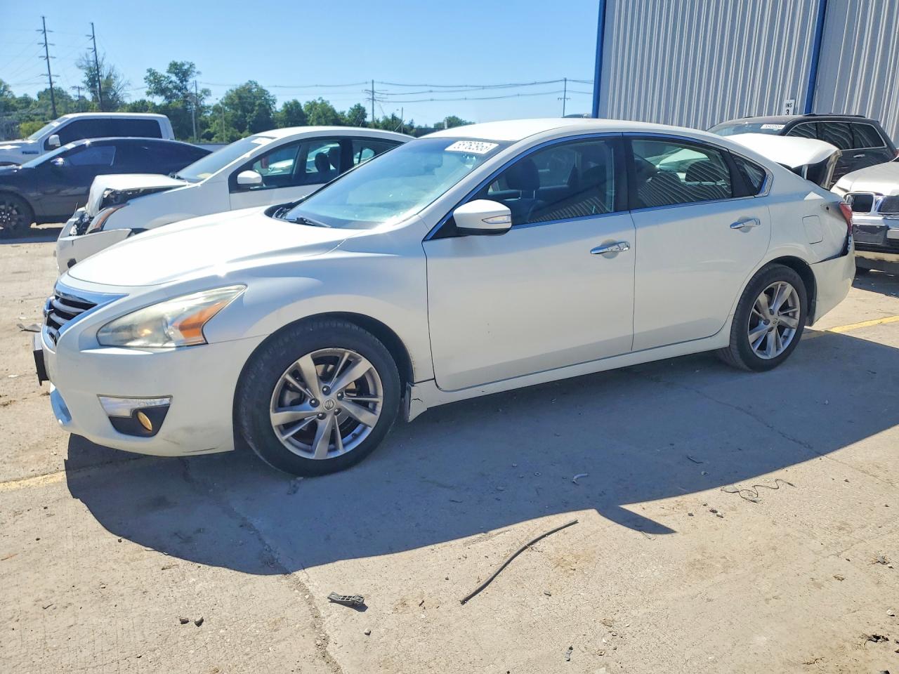 Salvage Nissan Altima Image