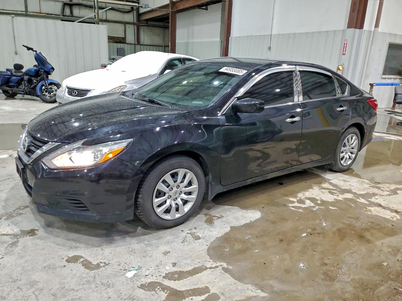 Salvage Nissan Altima Image