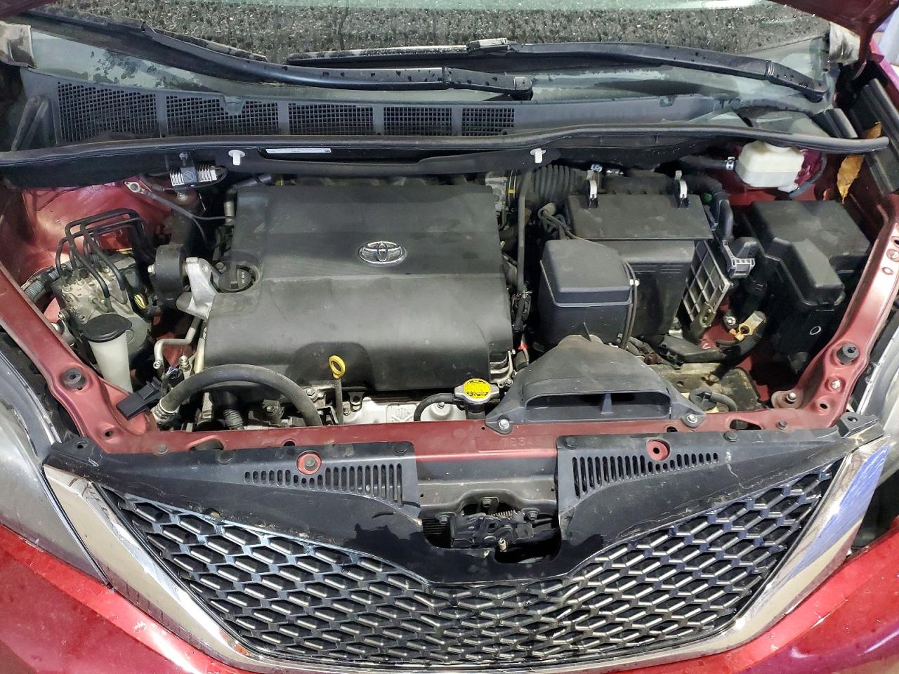 Toyota Sienna Se 8-passenger