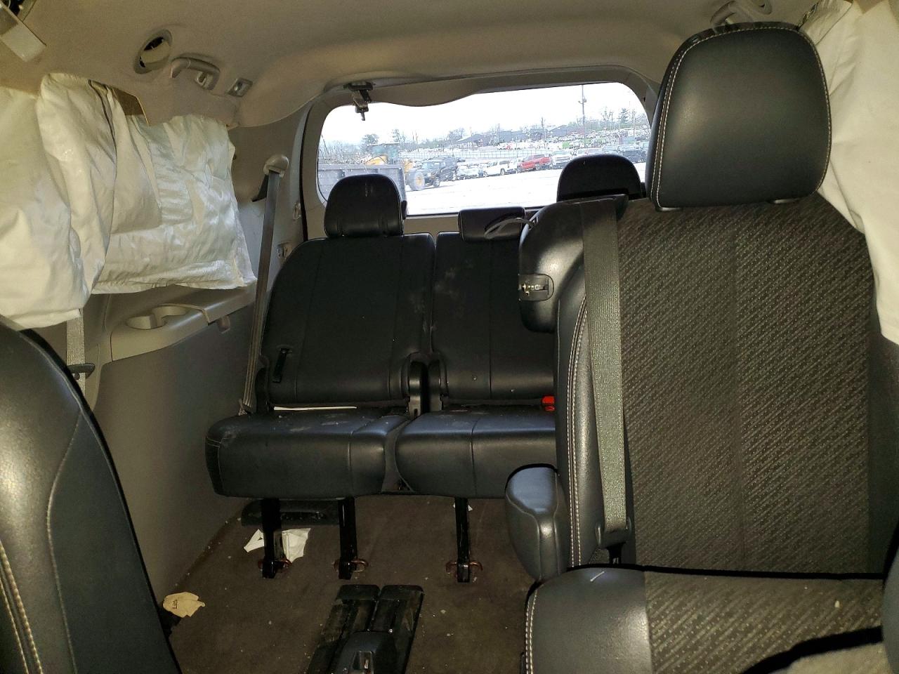 Toyota Sienna Se 8-passenger