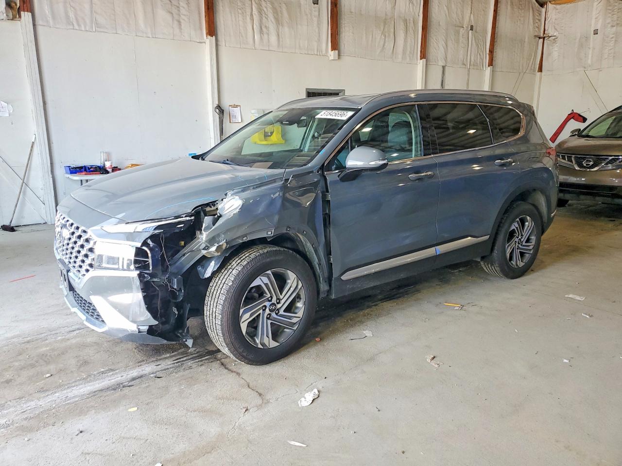 Salvage Hyundai SANTA FE Image