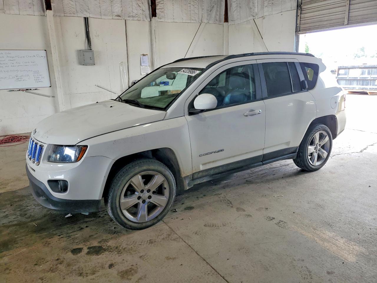 Salvage Jeep Compass Image
