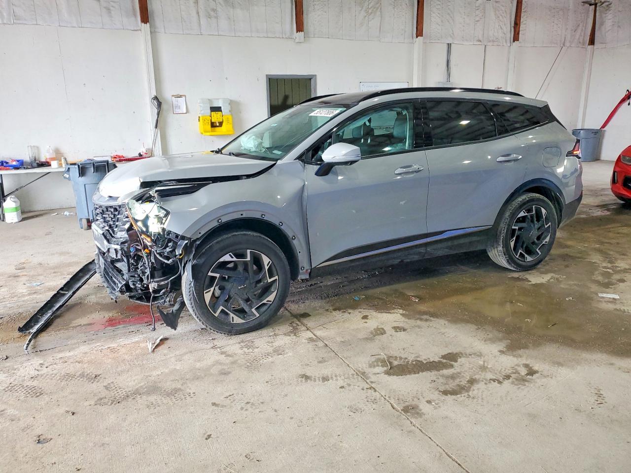 Salvage Kia Sportage Image