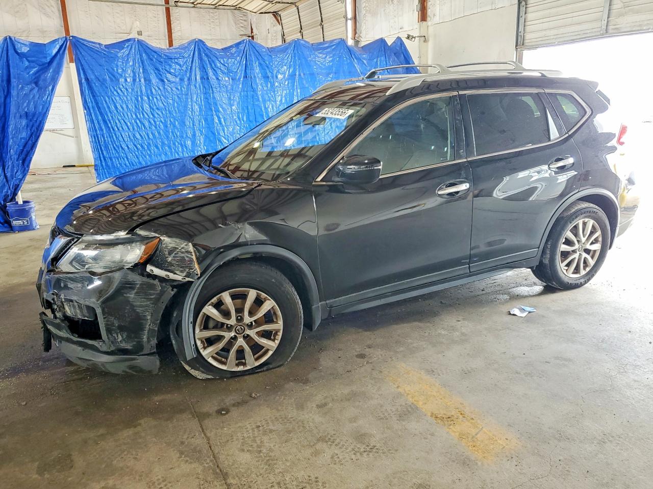 Salvage Nissan Rogue Image