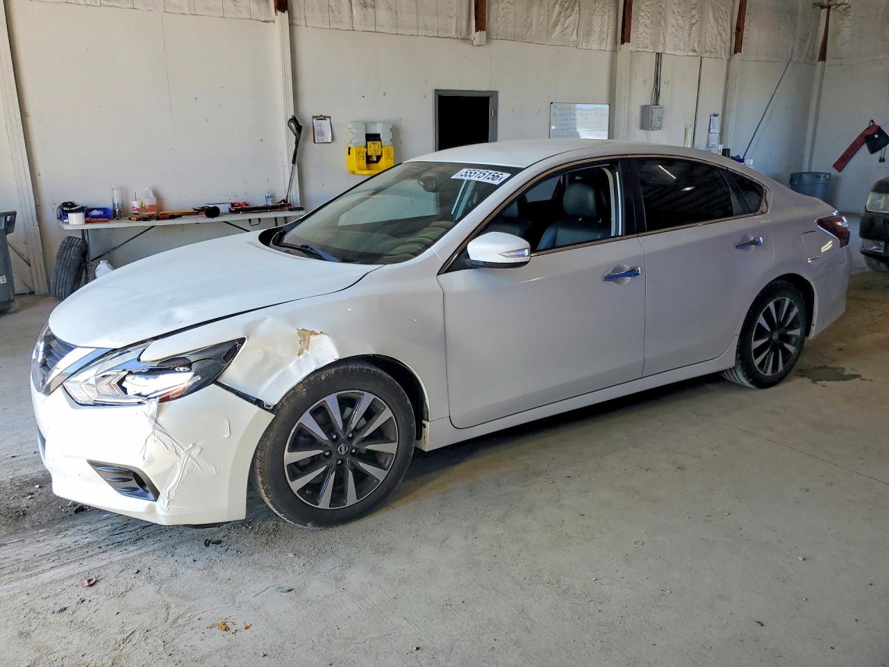 Salvage Nissan Altima Image