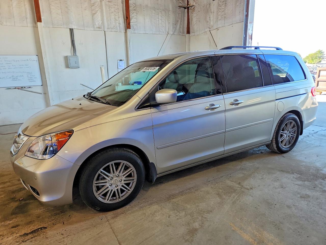 Salvage Honda Odyssey Image